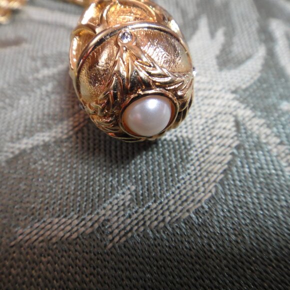 Vintage Joan Rivers Classics Collection Faberge Egg Pendant Necklace - Picture 5 of 10